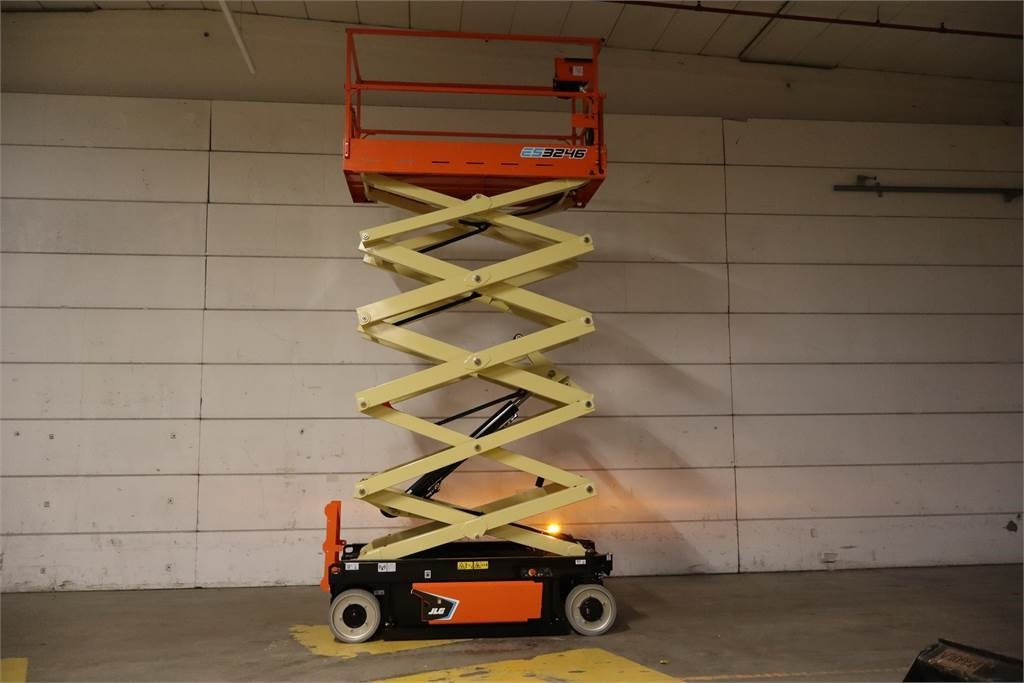 Plataforma de tijeras JLG ES3246: foto 6