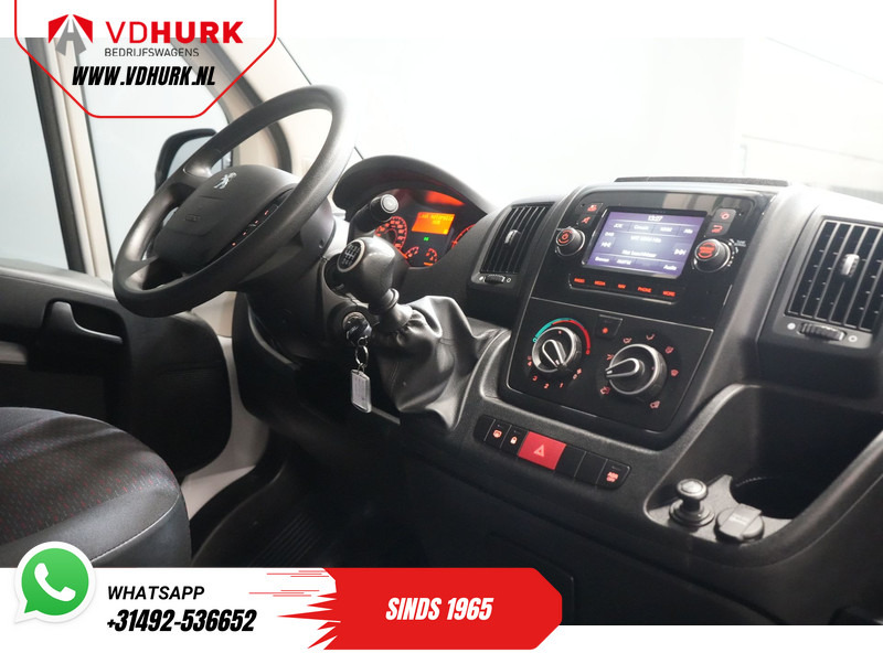 Peugeot Boxer 2.2 HDi 120 pk L2H2 BPM VRIJ! 2.5t Trekverm./ Navi/ PDC/ Cruise/ Airco - Furgoneta pequeña: foto 3 Peugeot Boxer 2.2 HDi 120 pk L2H2 BPM VRIJ! 2.5t Trekverm./ Navi/ PDC/ Cruise/ Airco - Furgoneta pequeña: foto 3