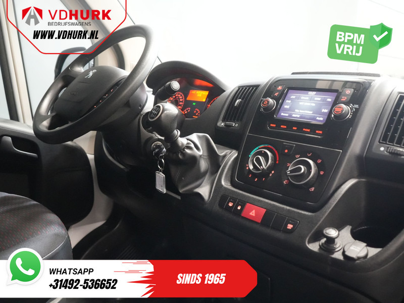 Peugeot Boxer 2.2 HDi 120 pk L2H2 BPM VRIJ! 2.5t Trekverm./ Navi/ PDC/ Cruise/ Airco - Furgoneta pequeña: foto 3 Peugeot Boxer 2.2 HDi 120 pk L2H2 BPM VRIJ! 2.5t Trekverm./ Navi/ PDC/ Cruise/ Airco - Furgoneta pequeña: foto 3