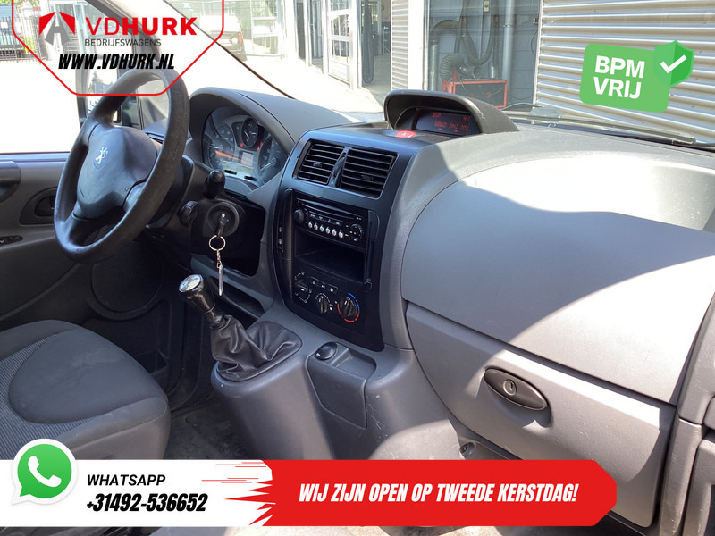 Peugeot Expert 1.6 HDI L2 DC Dubbel Cabine EXPORT ONLY DB Riem V.V./ APK 5-26'/ Airco/ Trekhaak - Furgoneta pequeña, Furgoneta combi: foto 3 Peugeot Expert 1.6 HDI L2 DC Dubbel Cabine EXPORT ONLY DB Riem V.V./ APK 5-26'/ Airco/ Trekhaak - Furgoneta pequeña, Furgoneta combi: foto 3