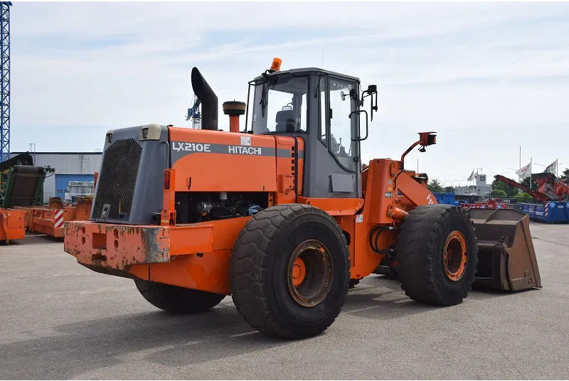 Hitachi LX 210E- stock id 59 - Cargadora de ruedas: foto 4 Hitachi LX 210E- stock id 59 - Cargadora de ruedas: foto 4
