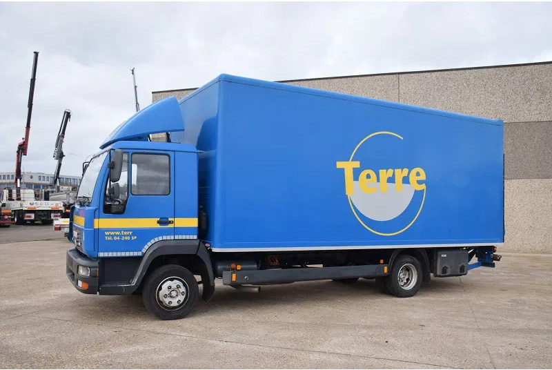 MAN L2000 - Camión caja cerrada: foto 3 MAN L2000 - Camión caja cerrada: foto 3