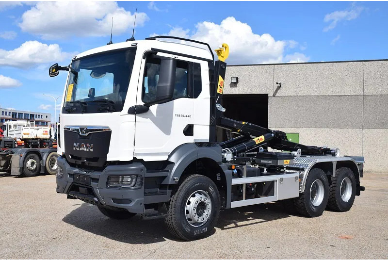 MAN TGS 33.440 - Camión multibasculante: foto 1 MAN TGS 33.440 - Camión multibasculante: foto 1