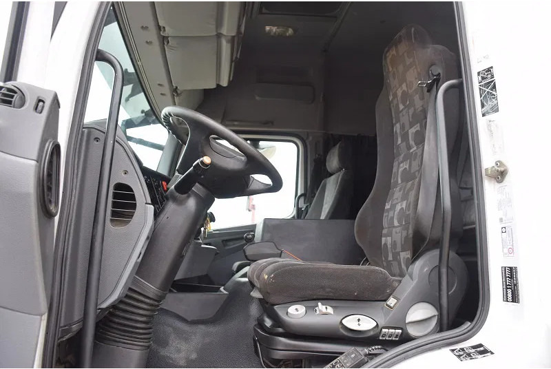 Camión caja cerrada Mercedes-Benz Axor 1824: foto 11