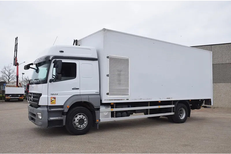 Mercedes-Benz Axor 1824 - Camión caja cerrada: foto 3 Mercedes-Benz Axor 1824 - Camión caja cerrada: foto 3