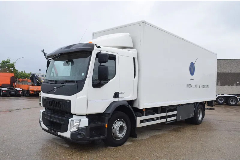 Volvo FE 250 - Camión caja cerrada: foto 1 Volvo FE 250 - Camión caja cerrada: foto 1