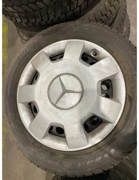 Bridgestone *Mercedes deksels met banden*205/55R16 - Neumáticos y llantas para Coche: foto 2 Bridgestone *Mercedes deksels met banden*205/55R16 - Neumáticos y llantas para Coche: foto 2