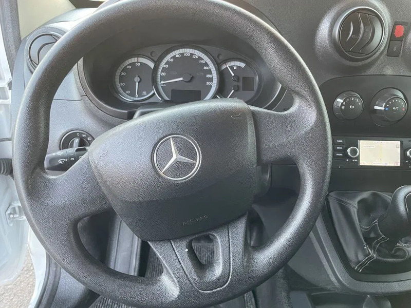 Mercedes-Benz Citan 109 CDI *Navigatie*Airco*Buitenspiegels verwarmd&elektr. verstelbaar - Furgoneta pequeña: foto 4 Mercedes-Benz Citan 109 CDI *Navigatie*Airco*Buitenspiegels verwarmd&elektr. verstelbaar - Furgoneta pequeña: foto 4