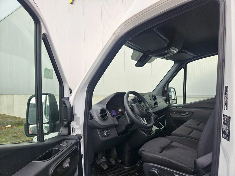 Mercedes-Benz Sprinter 317 CDI*L2H2*360°Camera*Zetelverwarming*Tempomat*Navi* - Furgón: foto 3 Mercedes-Benz Sprinter 317 CDI*L2H2*360°Camera*Zetelverwarming*Tempomat*Navi* - Furgón: foto 3