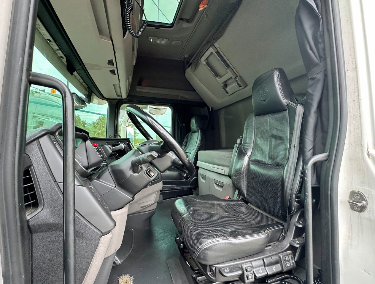 Cabeza tractora Scania S450 Full AIR Retarder 2X Tanks Only 659.000 KM Super Condition: foto 7