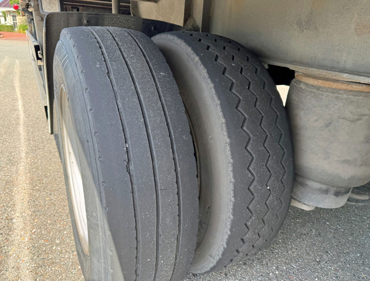 Semirremolque caja cerrada HTF 2-AS Heiwo 1240 x 250 x 272 CM Inwendig Stuuras Laadklep APK TOT 07-2026: foto 15 Semirremolque caja cerrada HTF 2-AS Heiwo 1240 x 250 x 272 CM Inwendig Stuuras Laadklep APK TOT 07-2026: foto 15