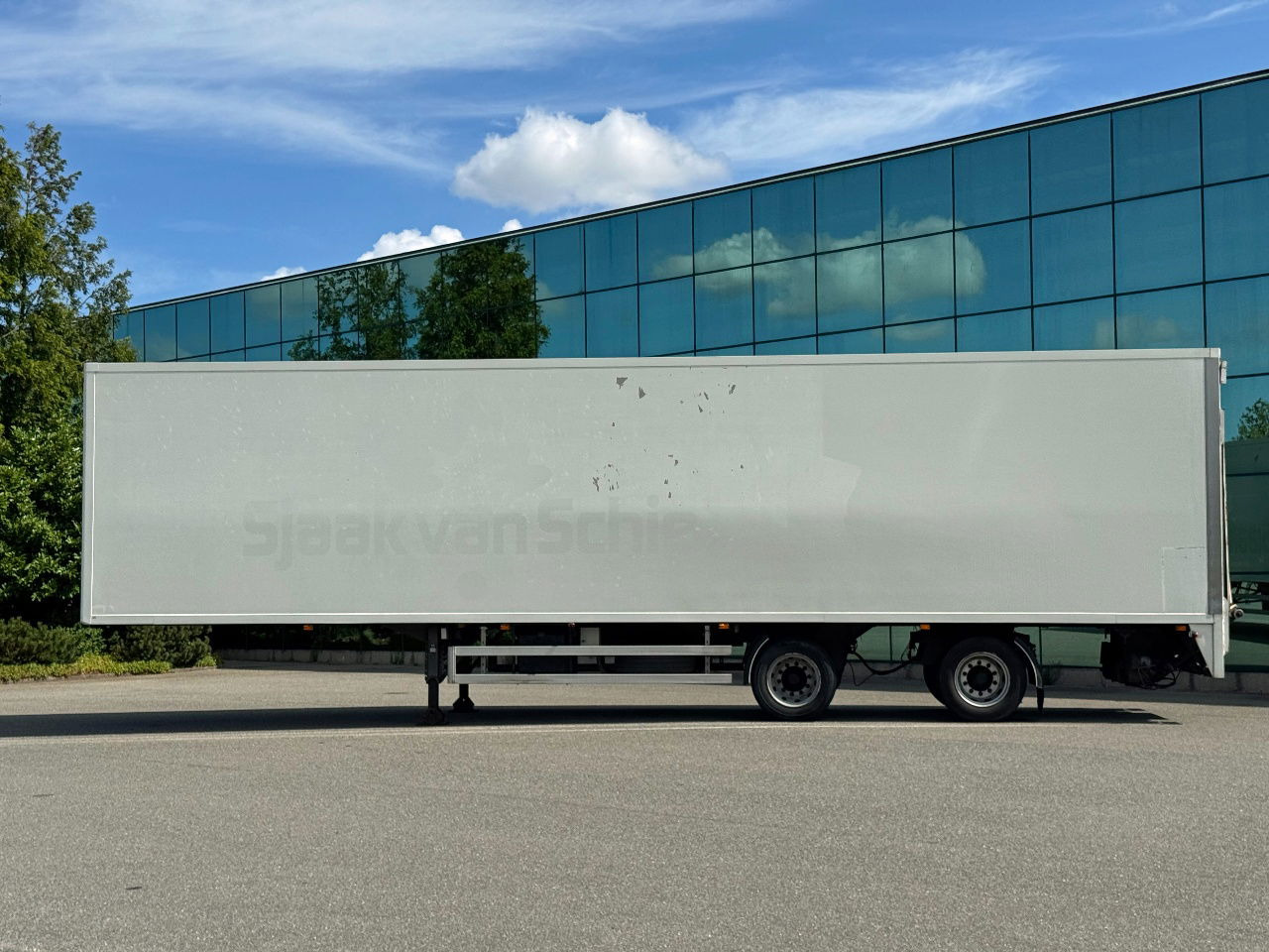 HTF 2-AS Heiwo 1240 x 250 x 272 CM Inwendig Stuuras Laadklep APK TOT 07-2026 - Semirremolque caja cerrada: foto 2 HTF 2-AS Heiwo 1240 x 250 x 272 CM Inwendig Stuuras Laadklep APK TOT 07-2026 - Semirremolque caja cerrada: foto 2