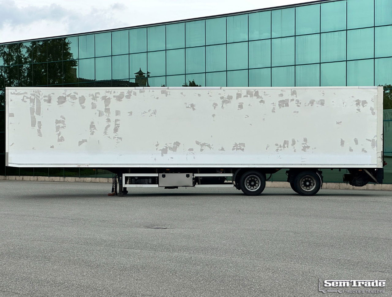 Lamboo T03 Isolated BOX + Heater Steering Axle Lift Axle Tail Lift NL-Trailer - Semirremolque caja cerrada: foto 2 Lamboo T03 Isolated BOX + Heater Steering Axle Lift Axle Tail Lift NL-Trailer - Semirremolque caja cerrada: foto 2