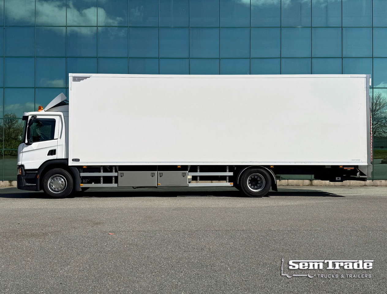 Scania P320 Heiwo 16 Karrenbak 275 CM Hoog Kachel 2.500 KG Klep Super Staat - Camión caja cerrada: foto 2 Scania P320 Heiwo 16 Karrenbak 275 CM Hoog Kachel 2.500 KG Klep Super Staat - Camión caja cerrada: foto 2