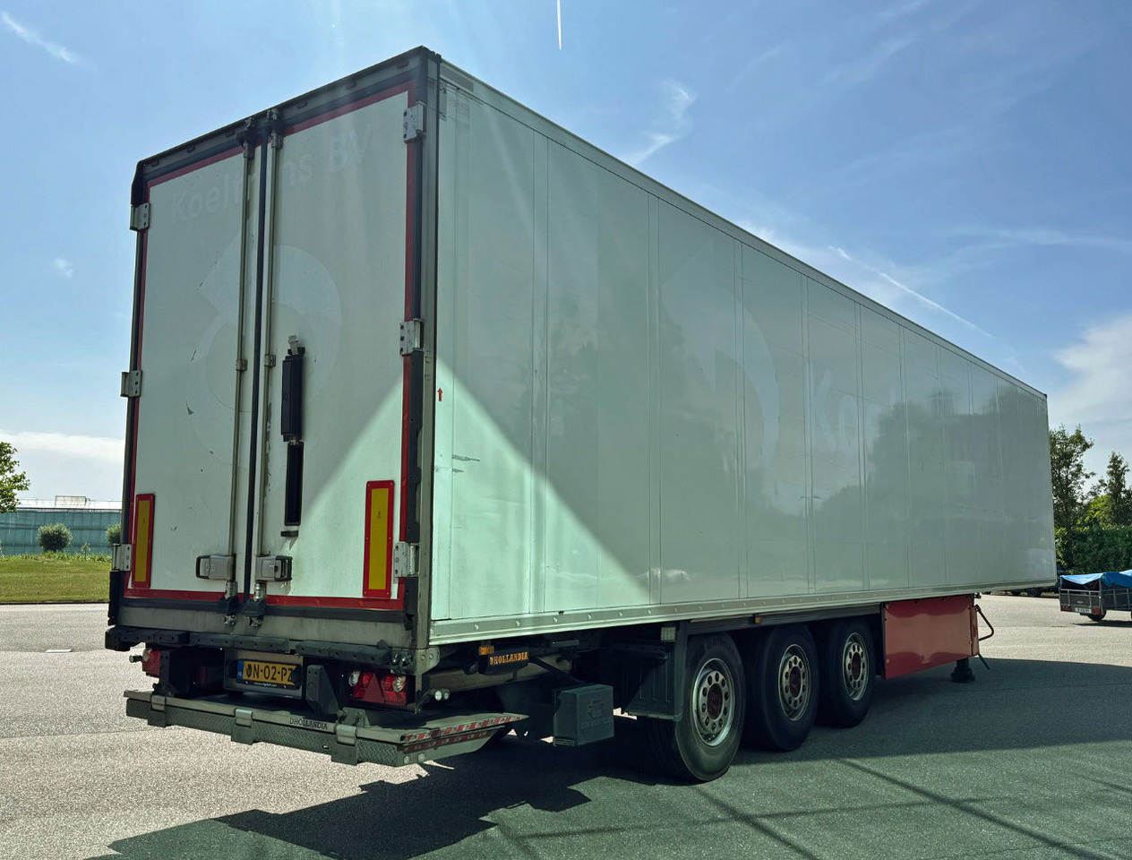 Schmitz Cargobull SCBS3B 270 CM High Flower Wide Liftaxle Tail Lift NL Trailer 6 - Semirremolque frigorífico: foto 5 Schmitz Cargobull SCBS3B 270 CM High Flower Wide Liftaxle Tail Lift NL Trailer 6 - Semirremolque frigorífico: foto 5