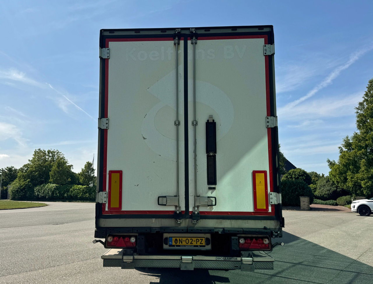 Schmitz Cargobull SCBS3B 270 CM High Flower Wide Liftaxle Tail Lift NL Trailer 6 - Semirremolque frigorífico: foto 4 Schmitz Cargobull SCBS3B 270 CM High Flower Wide Liftaxle Tail Lift NL Trailer 6 - Semirremolque frigorífico: foto 4