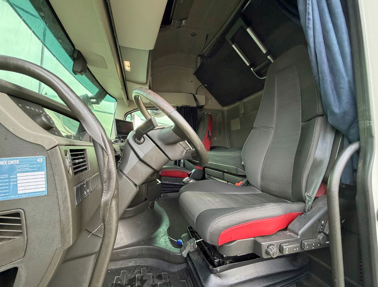 Camión frigorífico Volvo FH 13.460 I-Park Cool Themo King UT-800 VAN Beurden BOX Tail Lift TOP Condition NL-Truck: foto 7 Camión frigorífico Volvo FH 13.460 I-Park Cool Themo King UT-800 VAN Beurden BOX Tail Lift TOP Condition NL-Truck: foto 7