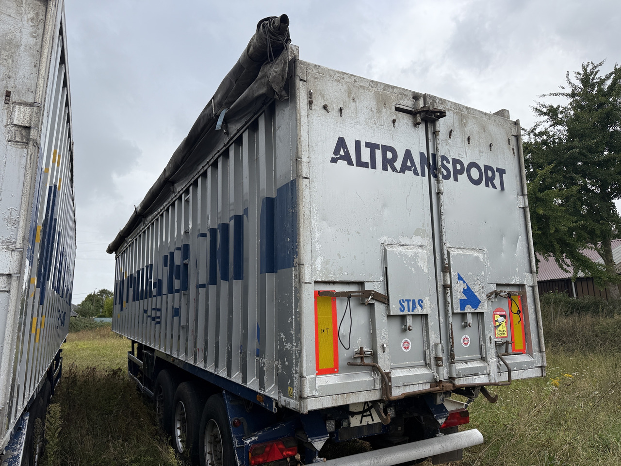 STAS 67m3 ADR classes EX II. FL. OX. AT - Semirremolque volquete: foto 3 STAS 67m3 ADR classes EX II. FL. OX. AT - Semirremolque volquete: foto 3