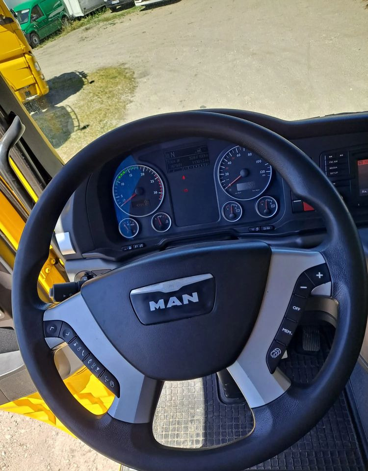 Camión chasis MAN TGX 26.480 6X2 3 osie: foto 17