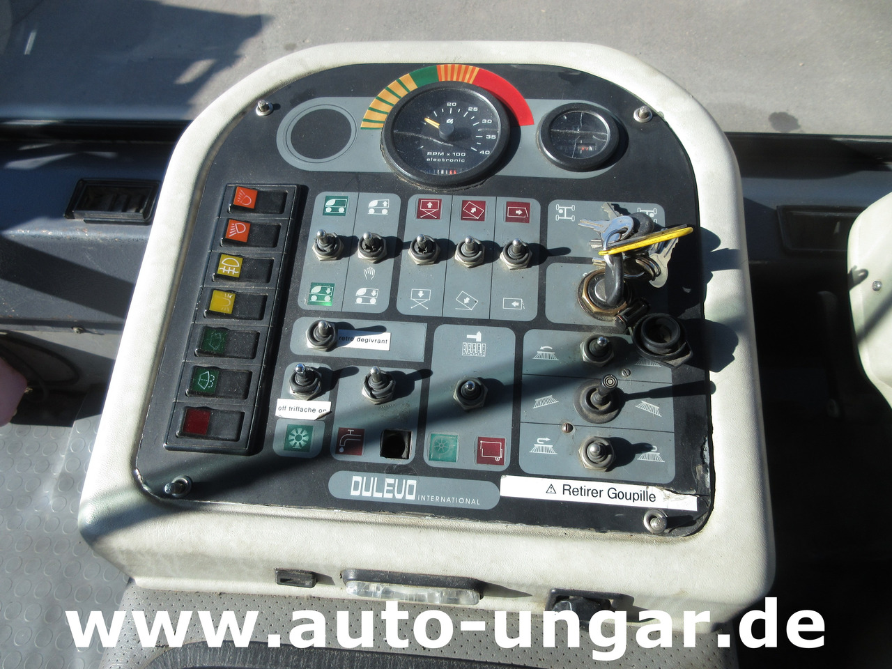 Barredora vial DULEVO 5000 City Hochentleerung Handsaugschlauch  Frontbesen 4x4x4: foto 13