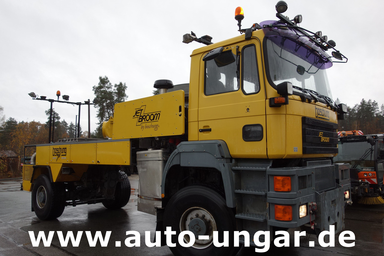 MAN Boschung BJB 8000 Speed Broom 4x4 Offroad Trial Flughafen - Equipo de apoyo en tierra, Equipo de apoyo en tierra: foto 1 MAN Boschung BJB 8000 Speed Broom 4x4 Offroad Trial Flughafen - Equipo de apoyo en tierra, Equipo de apoyo en tierra: foto 1