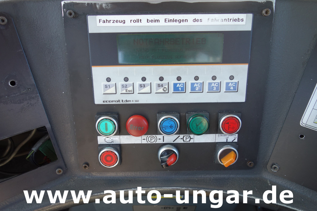 Remolcador de aviones GOLDHOFER AST-1 A500 Baujahr 1999 Push-Back towbarless Pushback Liebherr used GSE: foto 24 Remolcador de aviones GOLDHOFER AST-1 A500 Baujahr 1999 Push-Back towbarless Pushback Liebherr used GSE: foto 24