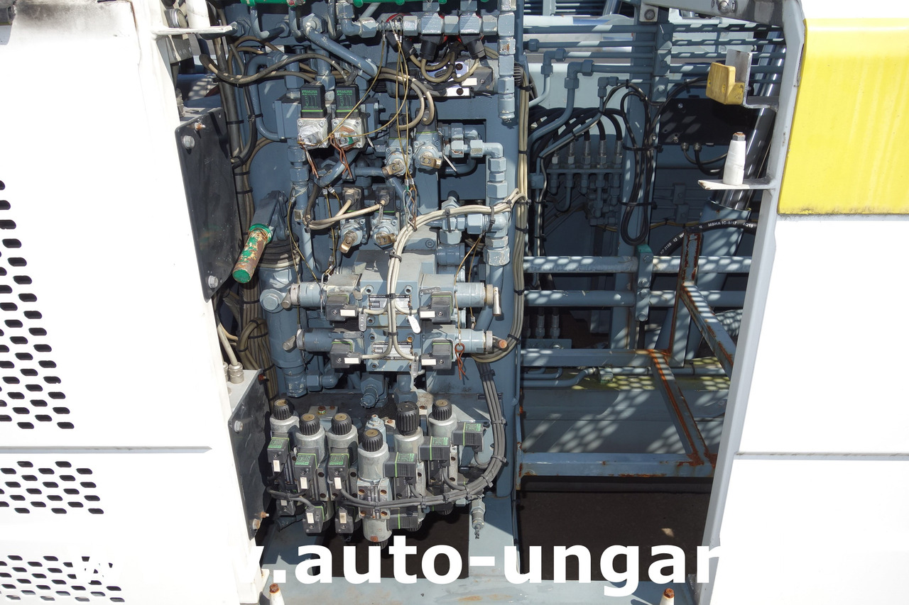 Remolcador de aviones GOLDHOFER AST-1 A500 Baujahr 1999 Push-Back towbarless Pushback Liebherr used GSE: foto 32 Remolcador de aviones GOLDHOFER AST-1 A500 Baujahr 1999 Push-Back towbarless Pushback Liebherr used GSE: foto 32