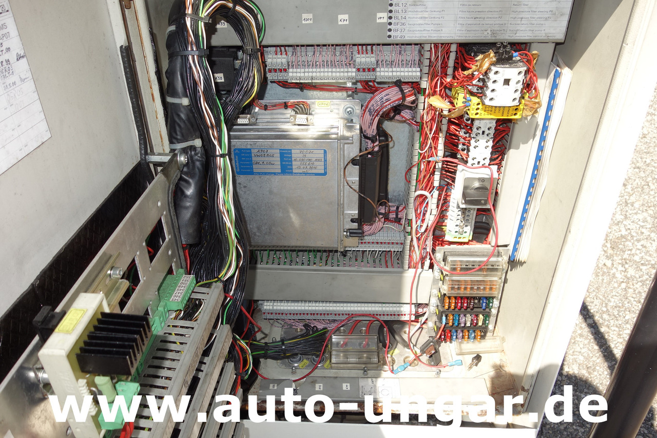 Remolcador de aviones GOLDHOFER AST-1 A500 Baujahr 1999 Push-Back towbarless Pushback Liebherr used GSE: foto 30 Remolcador de aviones GOLDHOFER AST-1 A500 Baujahr 1999 Push-Back towbarless Pushback Liebherr used GSE: foto 30