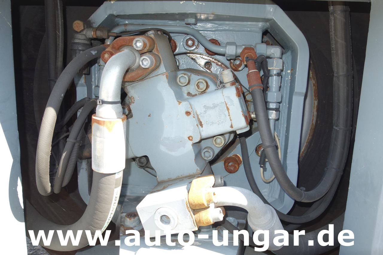 Remolcador de aviones GOLDHOFER AST-1 A500 Baujahr 1999 Push-Back towbarless Pushback Liebherr used GSE: foto 11 Remolcador de aviones GOLDHOFER AST-1 A500 Baujahr 1999 Push-Back towbarless Pushback Liebherr used GSE: foto 11