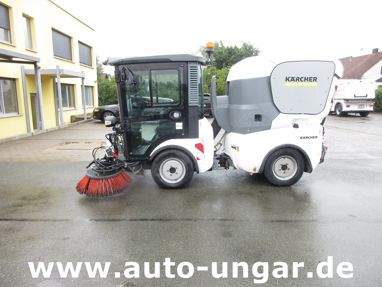 KÄRCHER MC130 Advanced Kehrmaschine Geräteträger 4x4 Kommunalfahrzeug MIC 130 Professional - Barredora vial: foto 4 KÄRCHER MC130 Advanced Kehrmaschine Geräteträger 4x4 Kommunalfahrzeug MIC 130 Professional - Barredora vial: foto 4