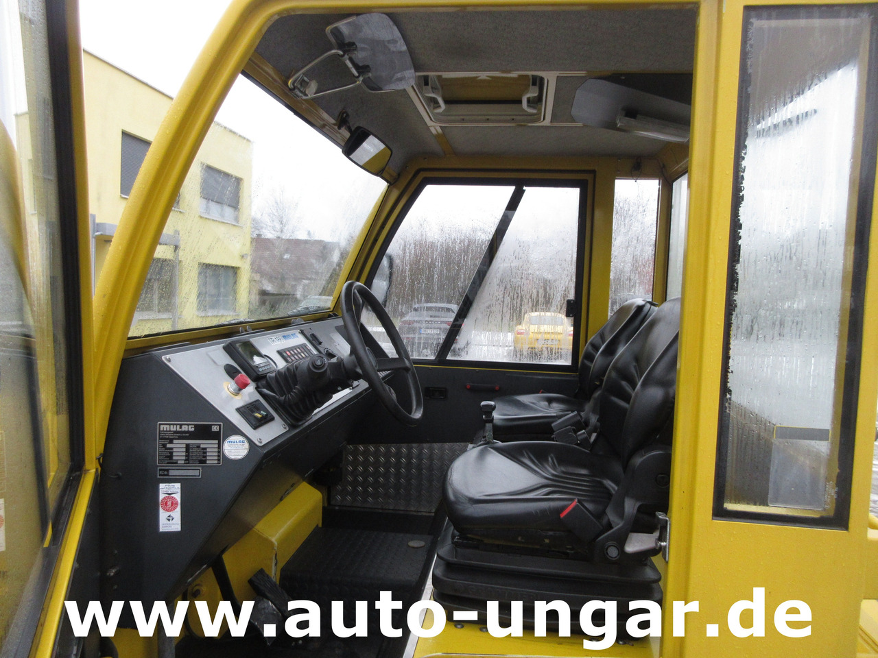 Tractor de equipaje MULAG Comet 6D Diesel Schlepper Push-Back GSE Gepäckwagen: foto 15 Tractor de equipaje MULAG Comet 6D Diesel Schlepper Push-Back GSE Gepäckwagen: foto 15