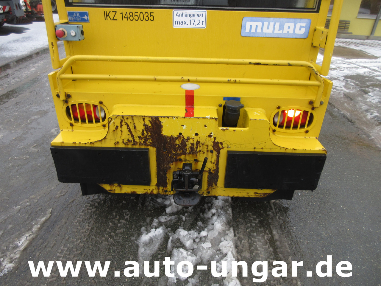 Tractor de equipaje MULAG Comet 6D Diesel Schlepper Push-Back GSE Gepäckwagen: foto 9 Tractor de equipaje MULAG Comet 6D Diesel Schlepper Push-Back GSE Gepäckwagen: foto 9