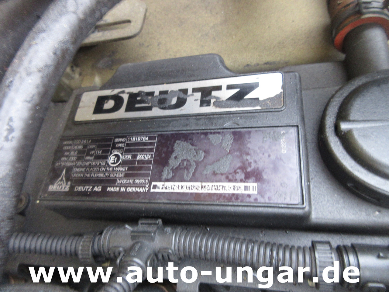 Tractor de equipaje MULAG Comet 6D Diesel Schlepper Push-Back GSE Gepäckwagen: foto 13 Tractor de equipaje MULAG Comet 6D Diesel Schlepper Push-Back GSE Gepäckwagen: foto 13