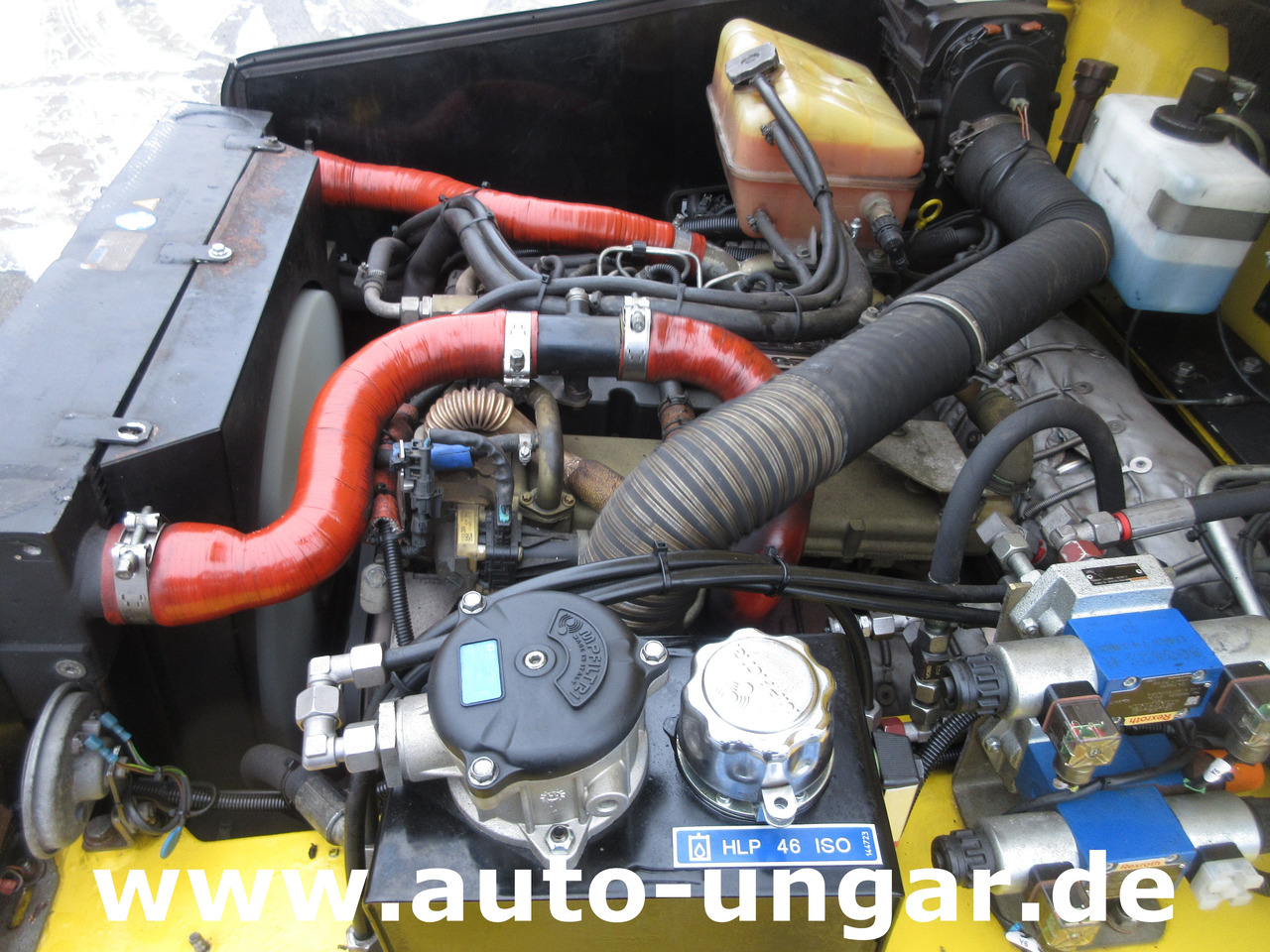 Tractor de equipaje MULAG Comet 6D Diesel Schlepper Push-Back GSE Gepäckwagen: foto 14 Tractor de equipaje MULAG Comet 6D Diesel Schlepper Push-Back GSE Gepäckwagen: foto 14