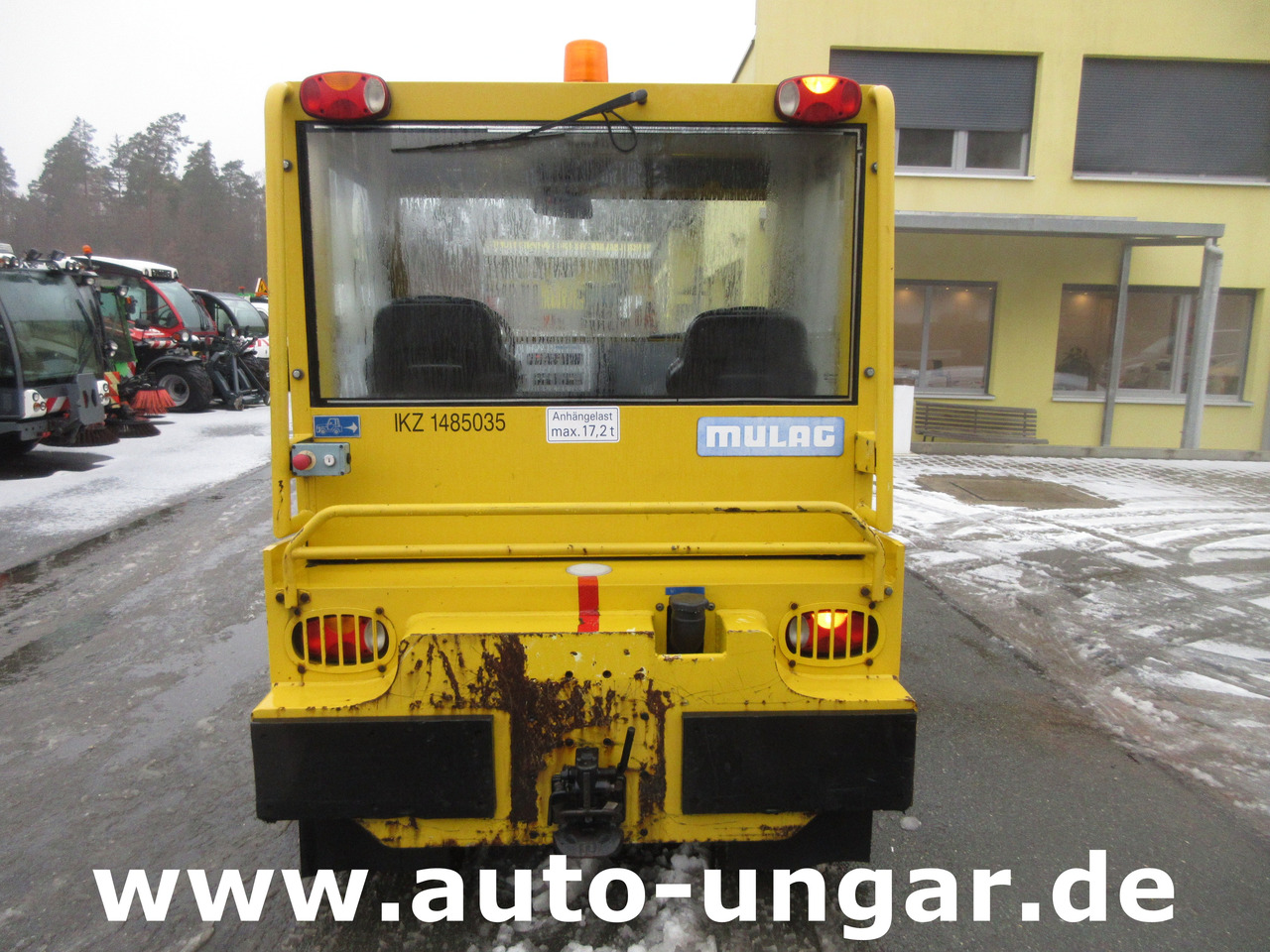 Tractor de equipaje MULAG Comet 6D Diesel Schlepper Push-Back GSE Gepäckwagen: foto 6 Tractor de equipaje MULAG Comet 6D Diesel Schlepper Push-Back GSE Gepäckwagen: foto 6