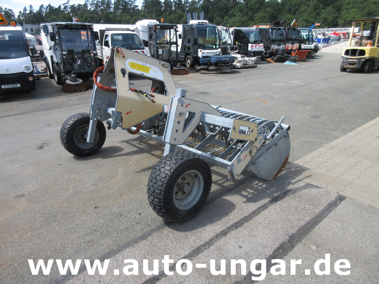 Vehículo municipal Beachtech Legiret Geomonier Beach Tech Strandreiniger Sandreiniger Traktoranbau Beachcleaner: foto 9