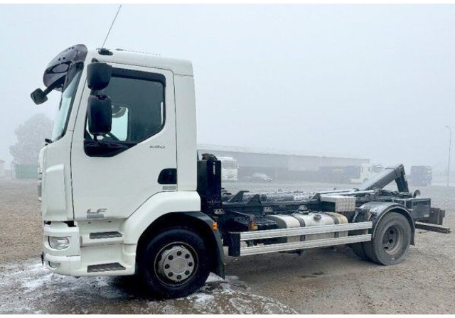 DAF LF260 FA +2024! (CZ)CTS - Camión multibasculante: foto 2 DAF LF260 FA +2024! (CZ)CTS - Camión multibasculante: foto 2