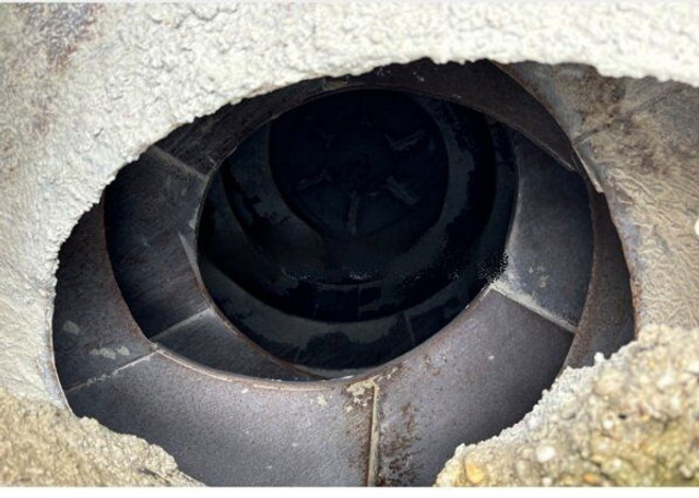 Iveco Trakker 450 +7m3 pumi - Bomba de hormigon estacionaria: foto 3 Iveco Trakker 450 +7m3 pumi - Bomba de hormigon estacionaria: foto 3