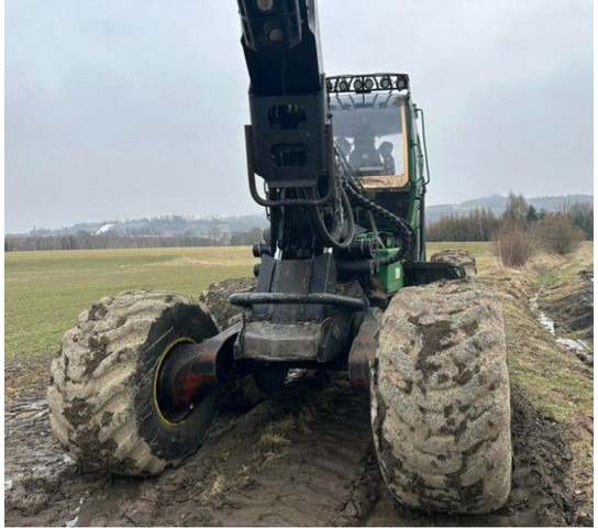 John Deere 1470E 6W +(2016) H415 - Procesadora forestal: foto 3 John Deere 1470E 6W +(2016) H415 - Procesadora forestal: foto 3