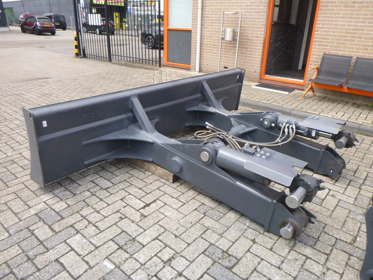 DOOSAN DX235LCR - Hoja de bulldozer para Excavadora de cadenas: foto 2 DOOSAN DX235LCR - Hoja de bulldozer para Excavadora de cadenas: foto 2