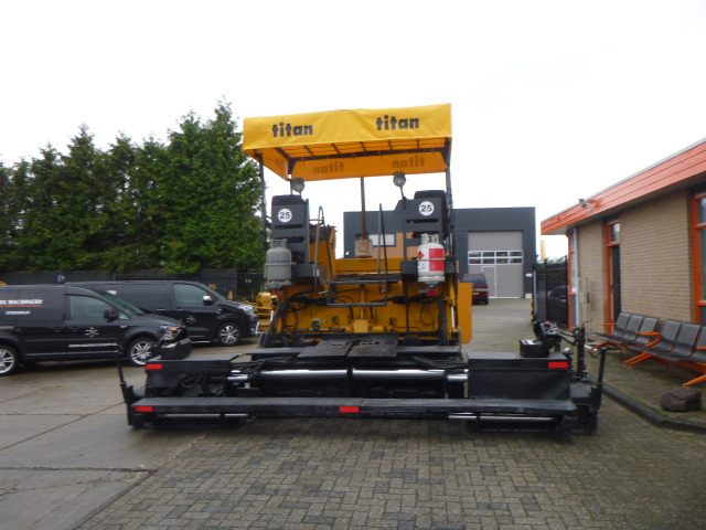 INGERSOLL RAND ABG TITAN 473 - Pavimentadora de asfalto: foto 5 INGERSOLL RAND ABG TITAN 473 - Pavimentadora de asfalto: foto 5