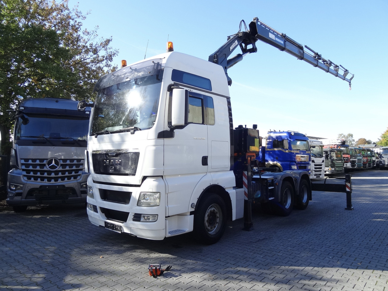 MAN TGX 33.480 6X4 Kran MKG 381 bis 20 Meter - Camión grúa, Cabeza tractora: foto 1 MAN TGX 33.480 6X4 Kran MKG 381 bis 20 Meter - Camión grúa, Cabeza tractora: foto 1