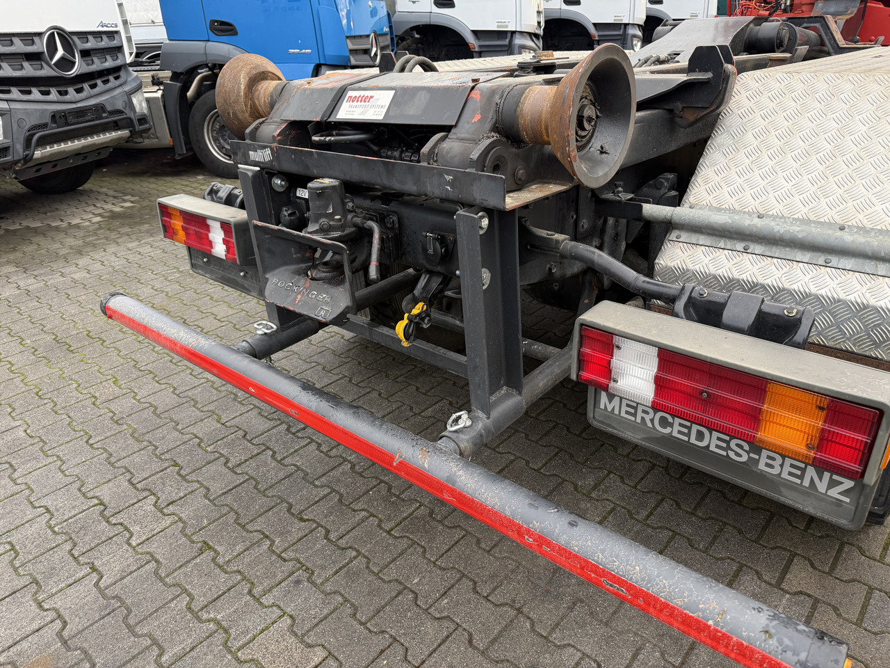 Mercedes-Benz SK 2538 6X4 Haken Kran/ Oldtimer/ Feuerwehr - Camión grúa, Camión multibasculante: foto 4 Mercedes-Benz SK 2538 6X4 Haken Kran/ Oldtimer/ Feuerwehr - Camión grúa, Camión multibasculante: foto 4