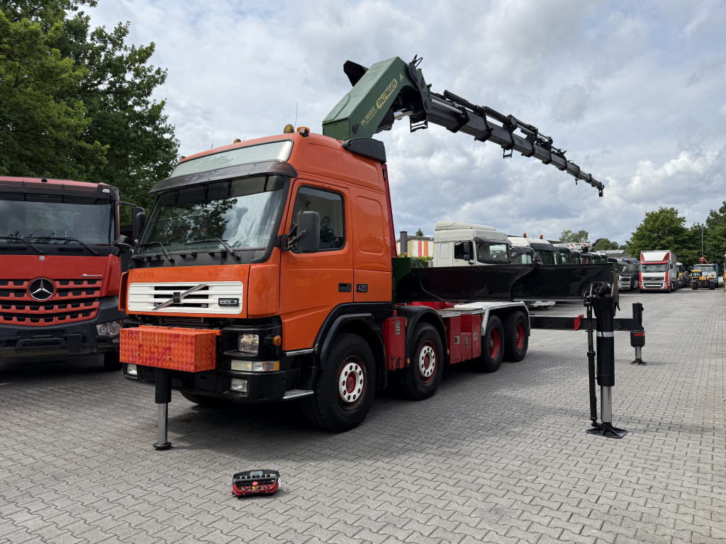 Volvo FM12 420 8X4 Kran Palfinger PK90002 31 Meter - Camión grúa: foto 1 Volvo FM12 420 8X4 Kran Palfinger PK90002 31 Meter - Camión grúa: foto 1