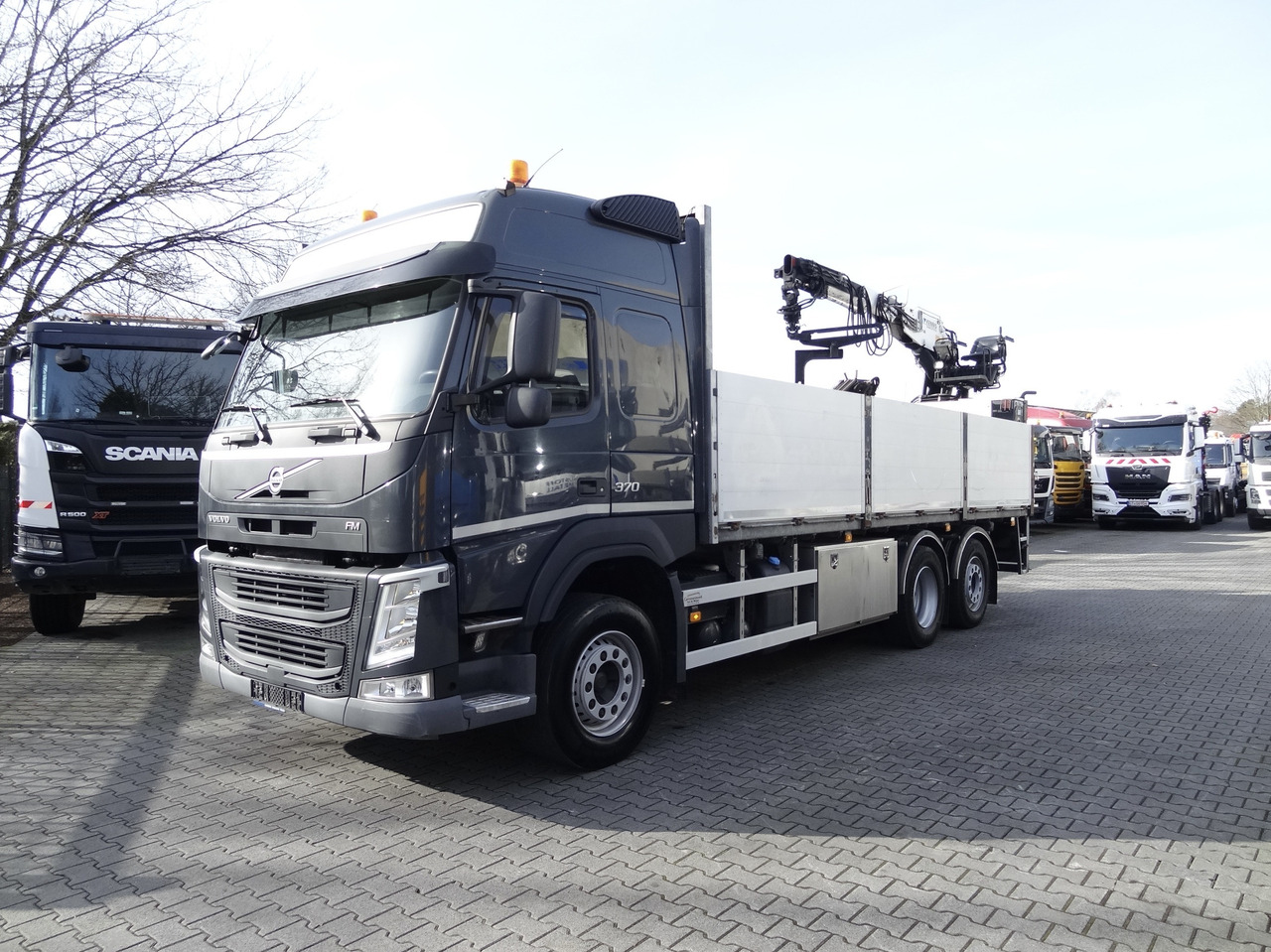 Volvo FM370 6X2*4 Kennis K14 Kran - Camión grúa, Camión caja abierta: foto 1 Volvo FM370 6X2*4 Kennis K14 Kran - Camión grúa, Camión caja abierta: foto 1