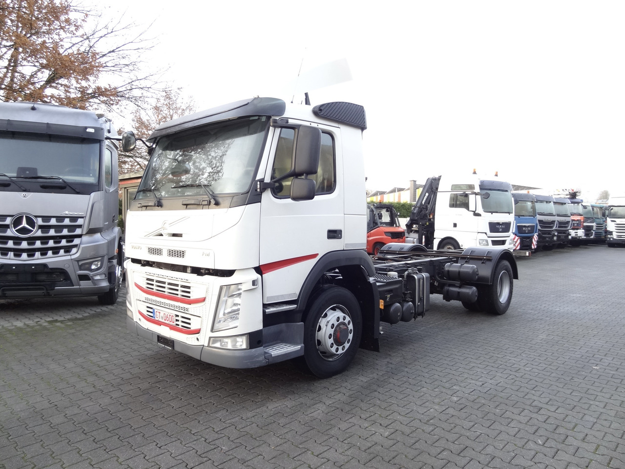 Volvo FM420 4X4 X-Track - Camión chasis: foto 1 Volvo FM420 4X4 X-Track - Camión chasis: foto 1