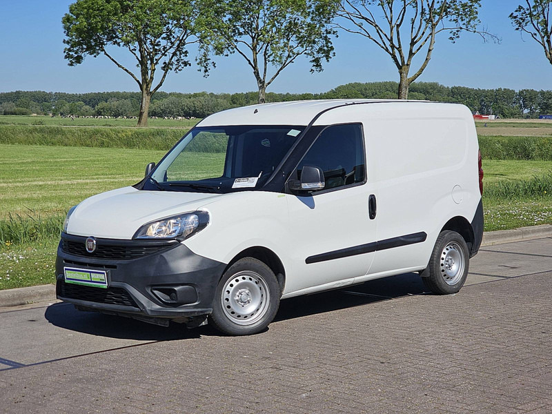 Fiat Doblò CARGO 1.6 L1 NL-Auto Trekhaak - Furgoneta pequeña: foto 2 Fiat Doblò CARGO 1.6 L1 NL-Auto Trekhaak - Furgoneta pequeña: foto 2
