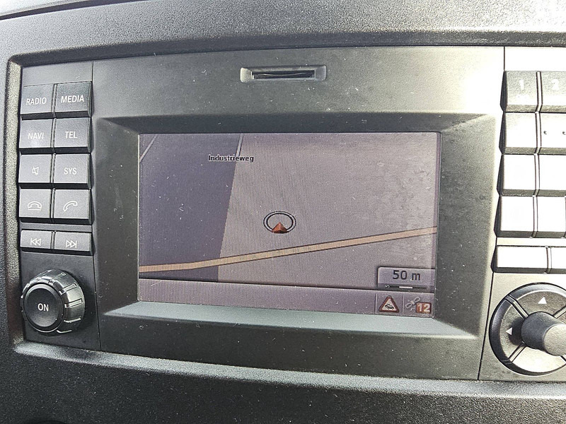 Leasing para Mercedes-Benz 211 Mercedes-Benz 211: foto 11