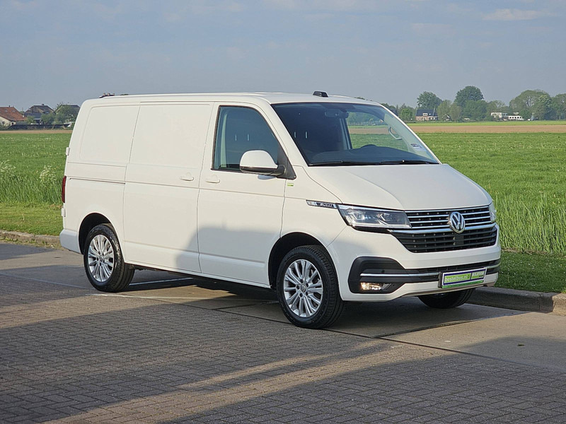 Volkswagen Transporter 2.0 TDI L1H1 BULLI LED NAP! - Furgoneta pequeña: foto 5 Volkswagen Transporter 2.0 TDI L1H1 BULLI LED NAP! - Furgoneta pequeña: foto 5