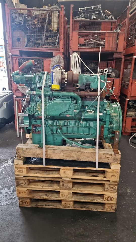 Volvo D8J Engine – In Process of Recon (Plant) - Motor para Maquinaria de construcción: foto 1 Volvo D8J Engine – In Process of Recon (Plant) - Motor para Maquinaria de construcción: foto 1